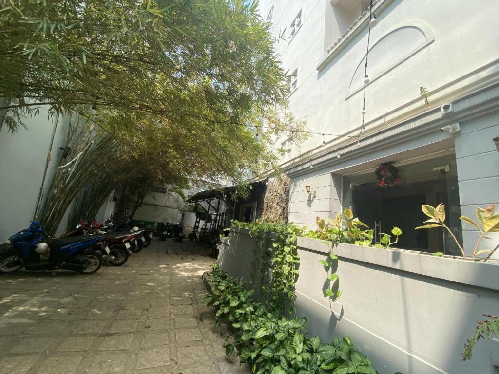 Amura Hotel Thu Duc Хошимин Екстериор снимка