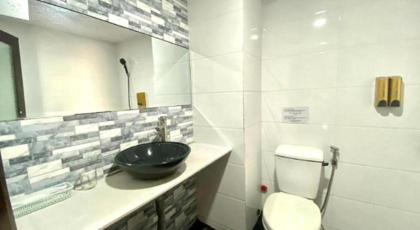 Amura Hotel Thu Duc Хошимин Екстериор снимка